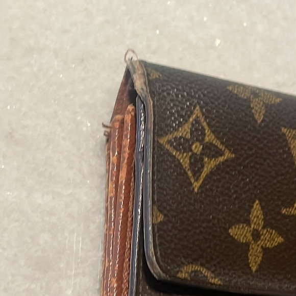 Vintage Louis Vuitton wallet - Picture 3 of 14